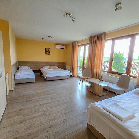 Family Hotel "Slavianska Dusha" Veliko Tárnovo Exterior foto